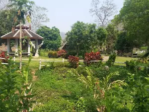 Mae Um Long Luang Hot Springs
