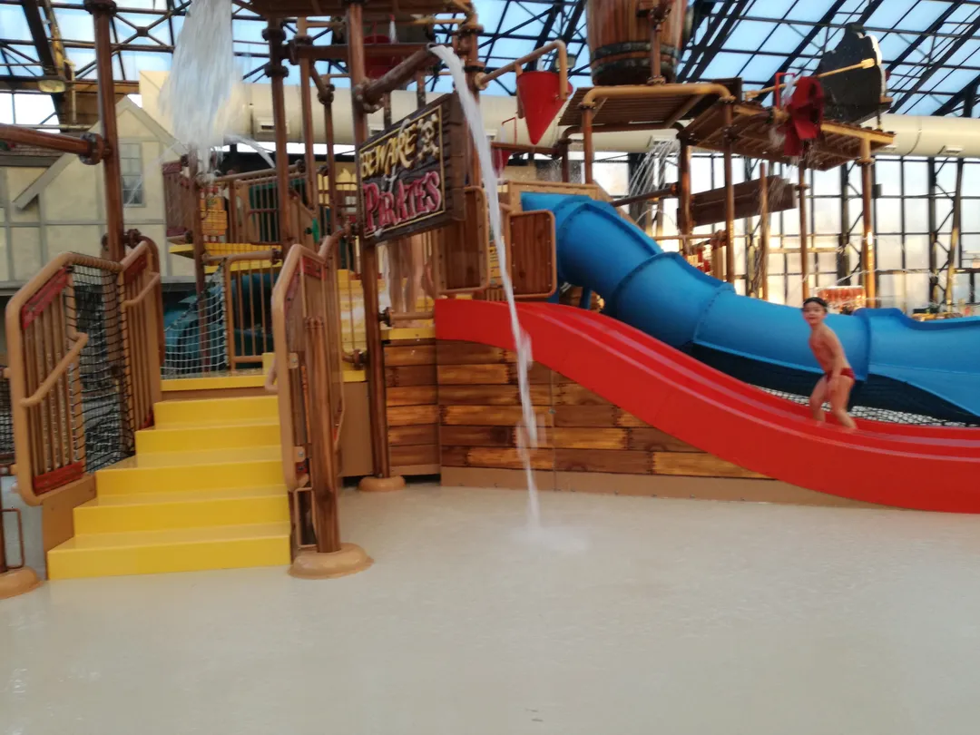 1_Pirate's Cay Indoor Waterpark