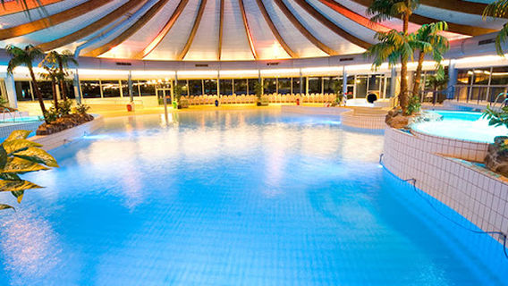 Zwembad De Blauwe Golf