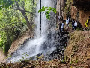 Manchewe Waterfalls (Chipopoma)