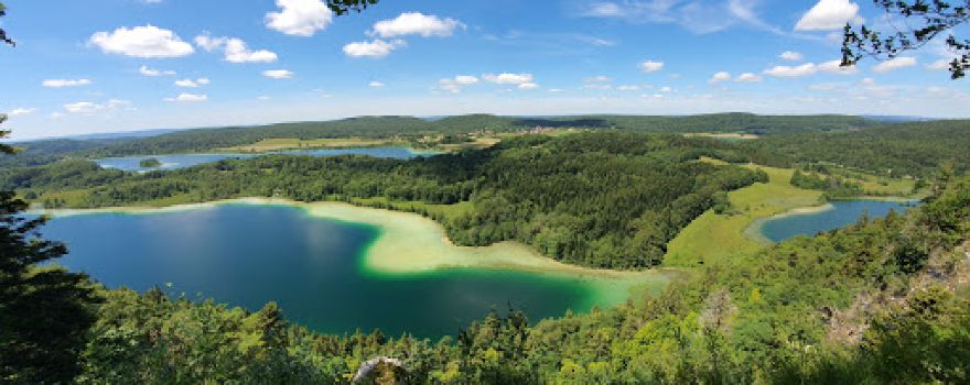 Camping du Bois Joli et Chalets d'Alésia - Chaux Des Crotenay