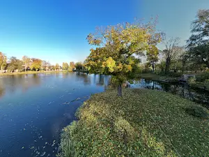 The palace and park in Dobra