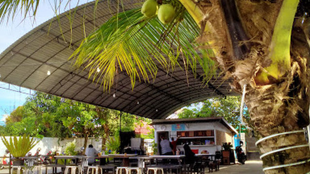 Fairus Swimming Pool & Mini Cafe