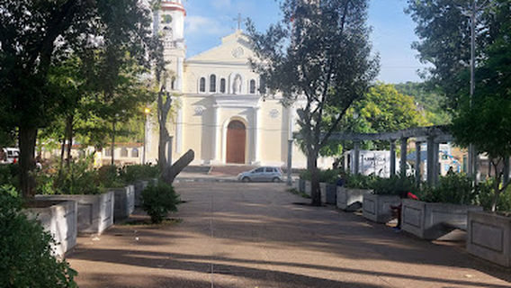 Cristóbal Colón Plaza