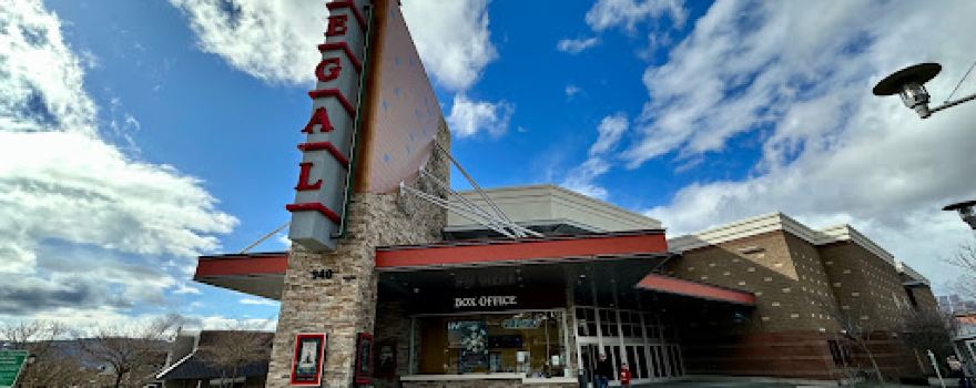 Regal Issaquah Highlands