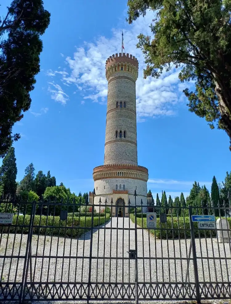 Hotels near Tower of San Martino della Battaglia