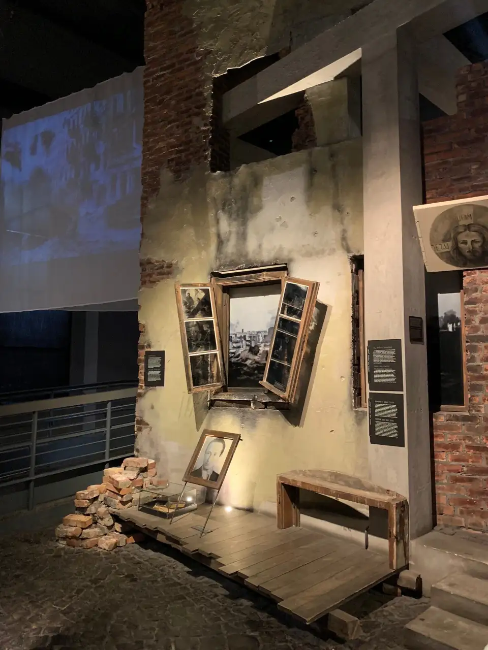 2_Warsaw Uprising Museum