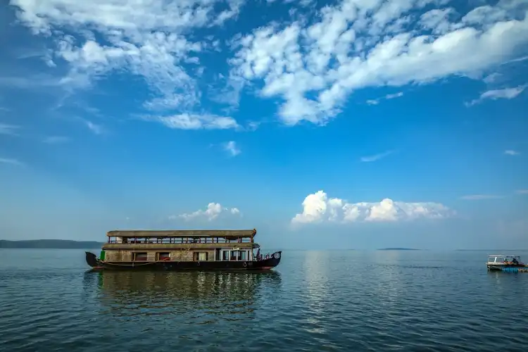 Hotels in Khargone