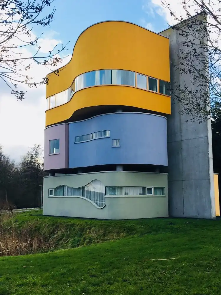 Hotels near Wall House # 2