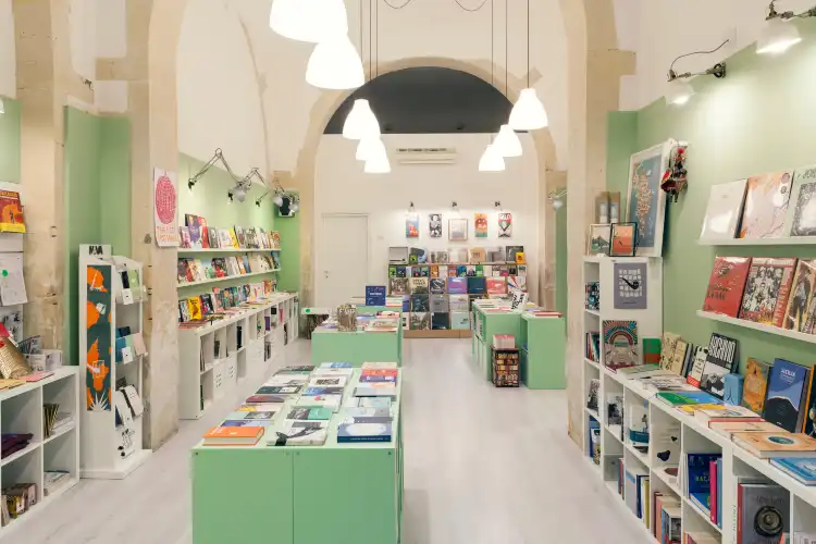 Hotels near Libreria Zaratan