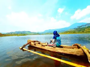 Danau Deduhuk