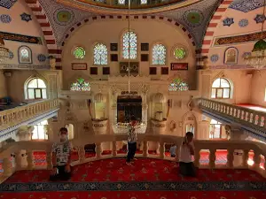 Saadet Cami