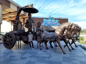 Tornado water park