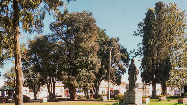 Plaza de la familia Carmelo