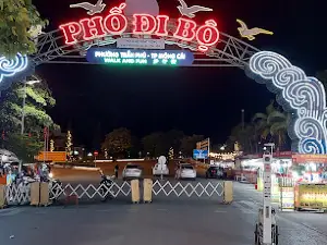 Chợ đêm Móng Cái