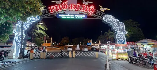 Chợ đêm Móng Cái