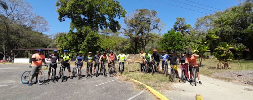 Parque Las Mayitas.
