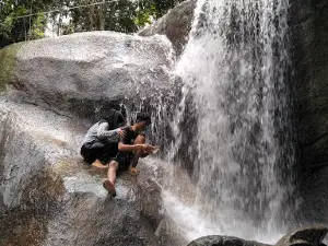 Air terjun mangkol