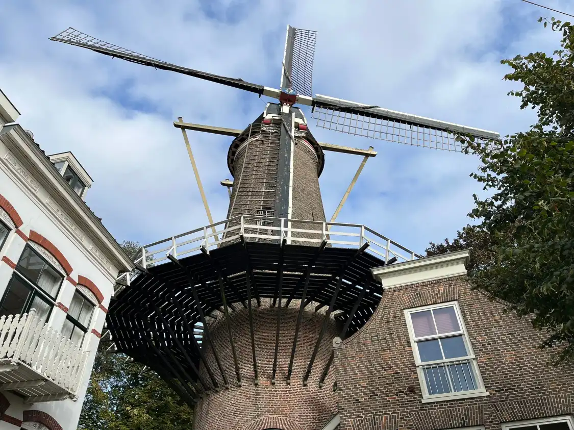 Các khách sạn gần Red Lion Windmill (Molen De Roode Leeuw)
