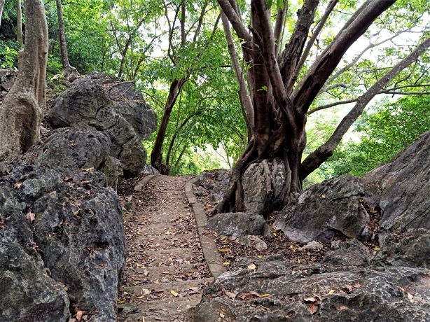 Phnom Chhngok Cave