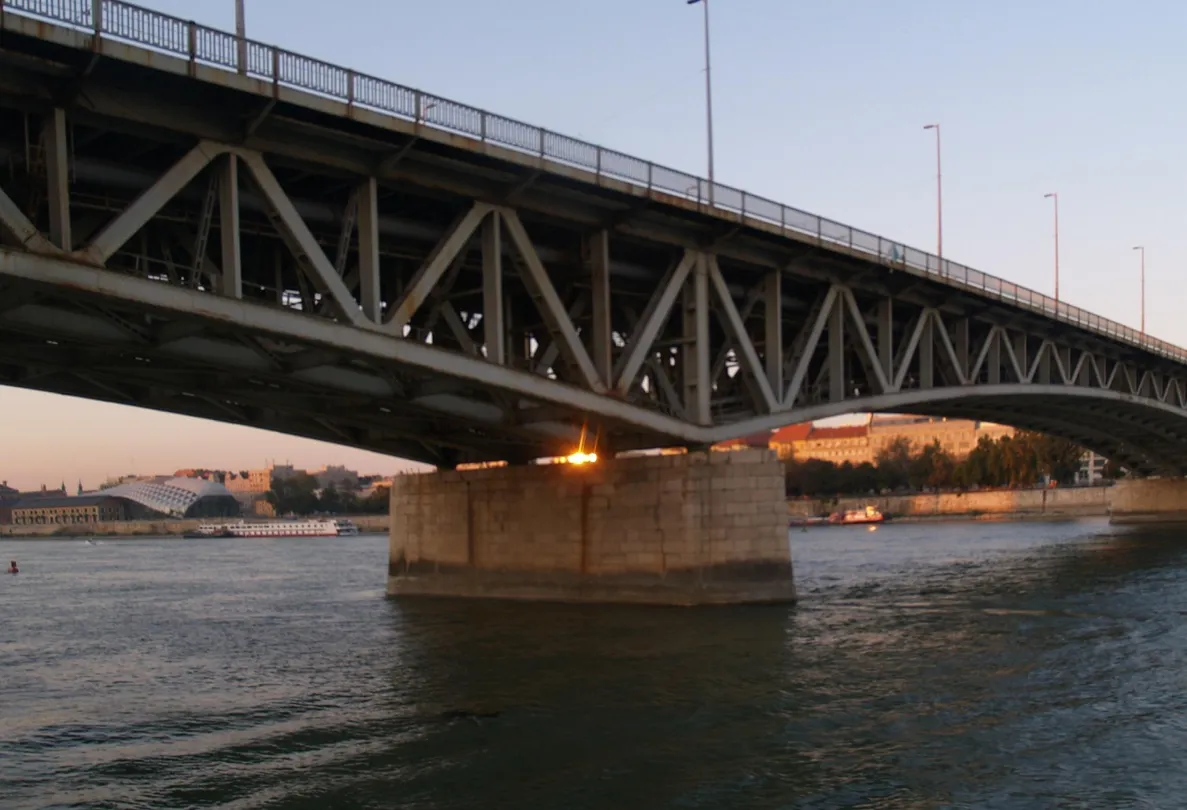 4_Petőfi Bridge