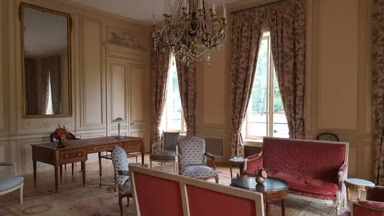 Hotels near Madame Élisabeth's Estate