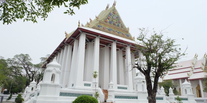 Wat Chaloem Phra Kiat