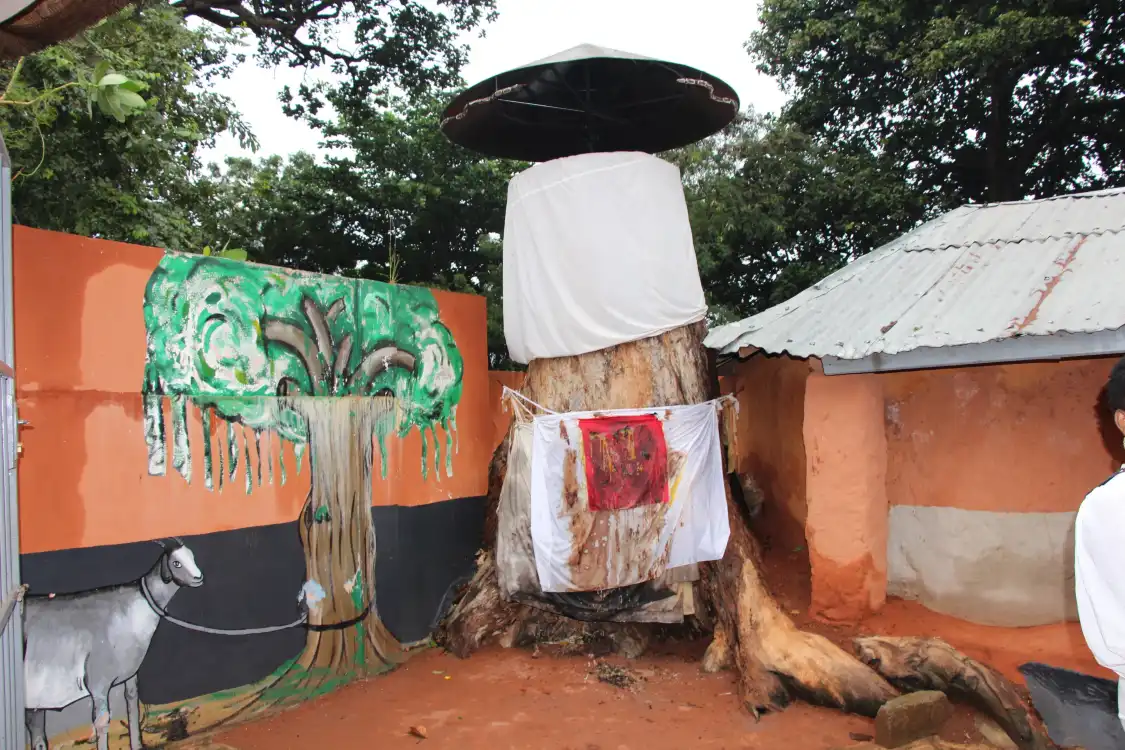 Hotels near Pythons Temple