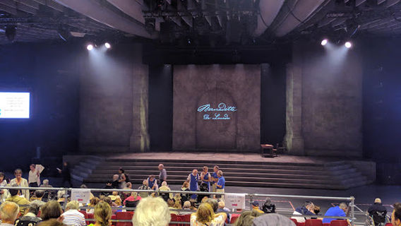 Robert Hossein Space