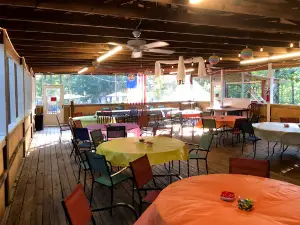 Whispering Oaks Retreat and Campground