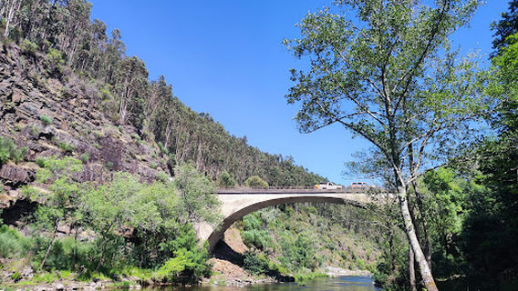 Pórtico Alvarenga