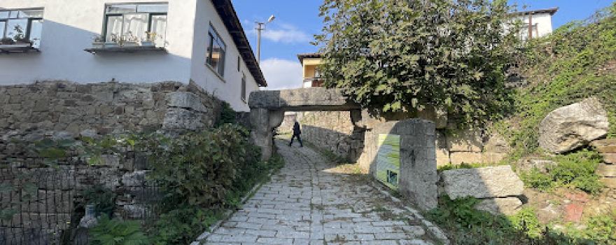 Atlı Kapı