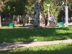 Pam'yatnyk "Dytyni I Materi"