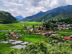 Suối Khoáng Nóng Ngọc Chiến