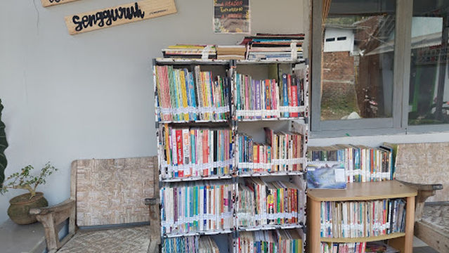 Pojok Baca "Lentera Ilmu" Desa Sengguruh