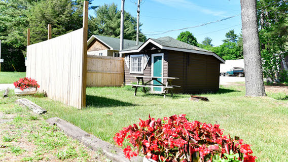 Camp Hillbilly - Roots RV Resorts