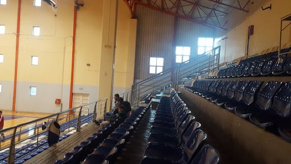 Hala - Mladost