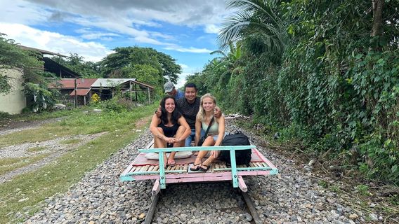 Imagination tour guide Battambang