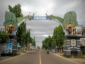 Tugu Reyog Ponorogo