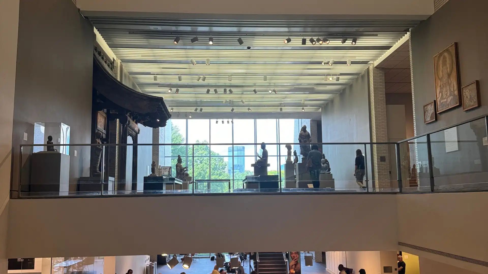 Hotels near Minneapolis Institute of Art