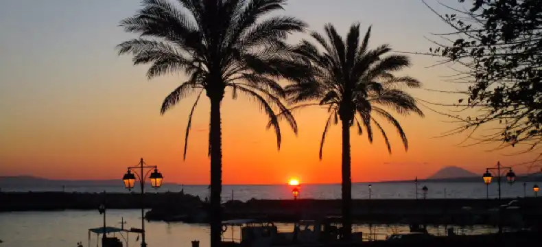 Hotels in Ilida