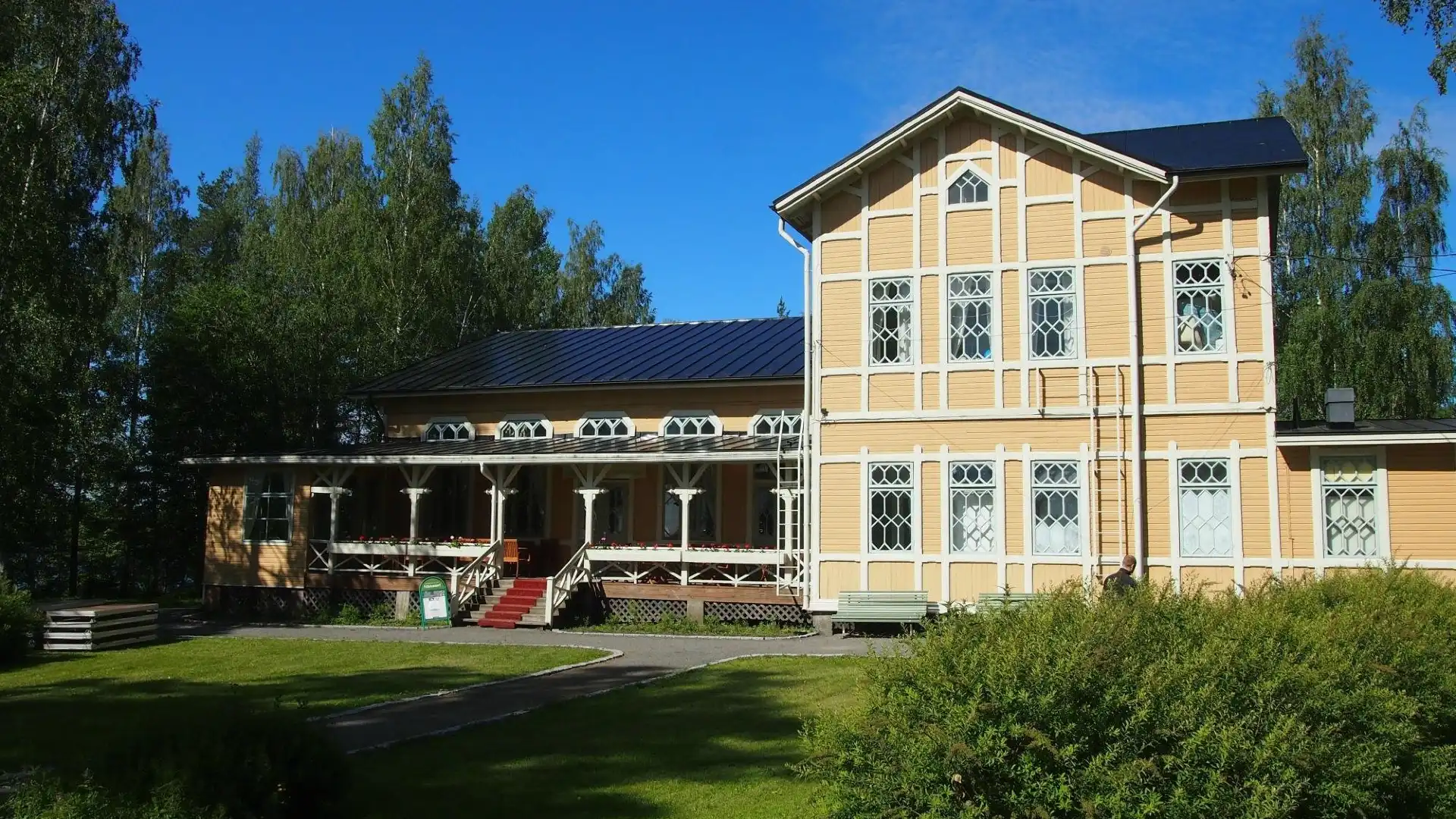 Hotels near Viikinsaari Island