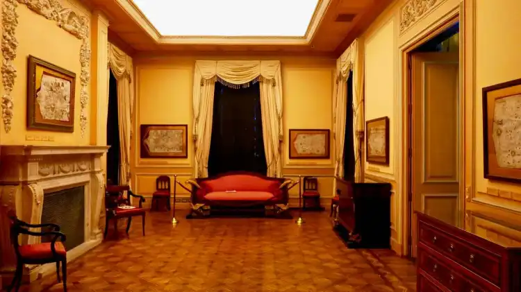 Hotels near Palau March Museu
