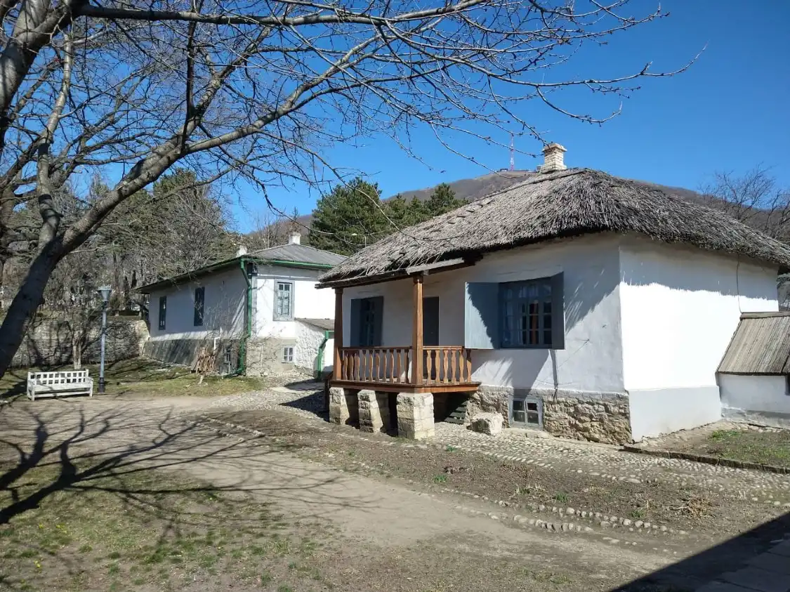 Hotel dekat Lermontov Museum