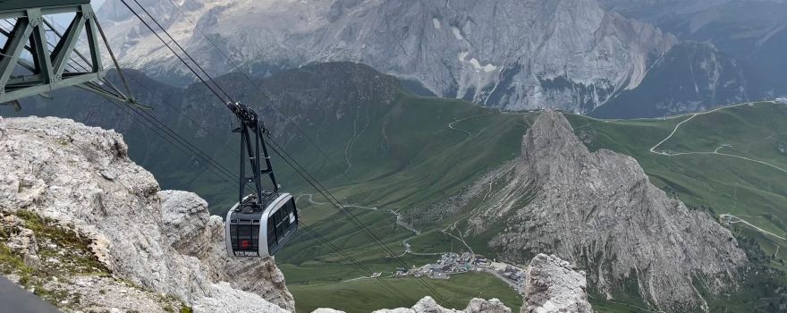 Cable car Sass Pordoi