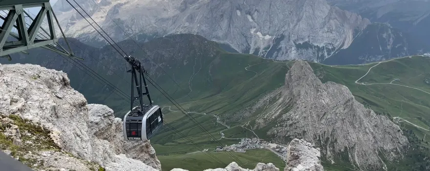 Cable car Sass Pordoi