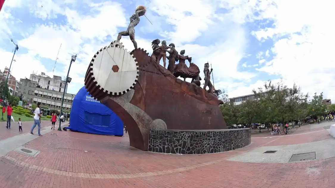 Hotels near Monumento Cuarto Centenario