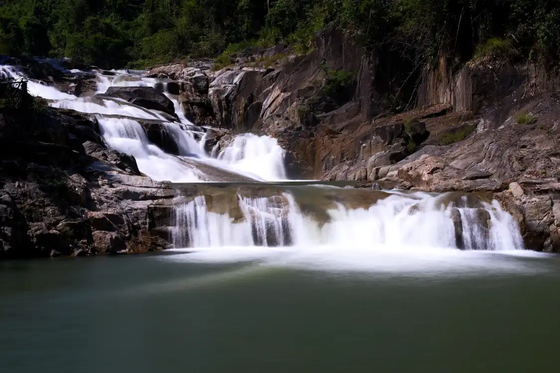 Hotels near Yang Bay Waterfall