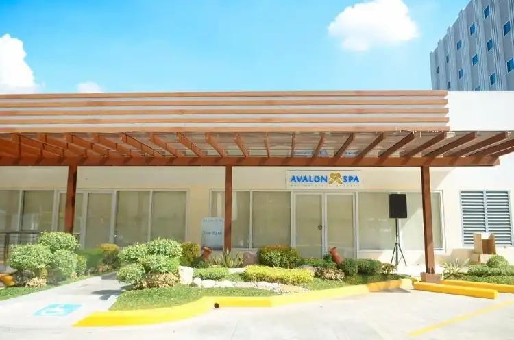 Hotel dekat Avalon Wellness and Massage