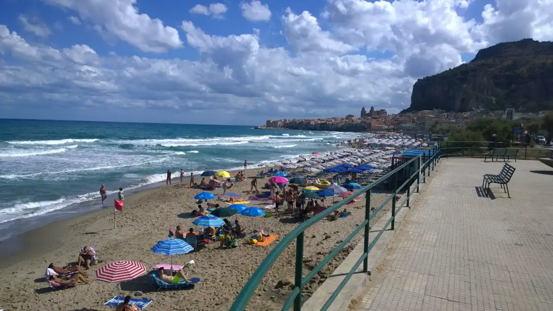 Hotels near Lungomare Cristoforo Colombo